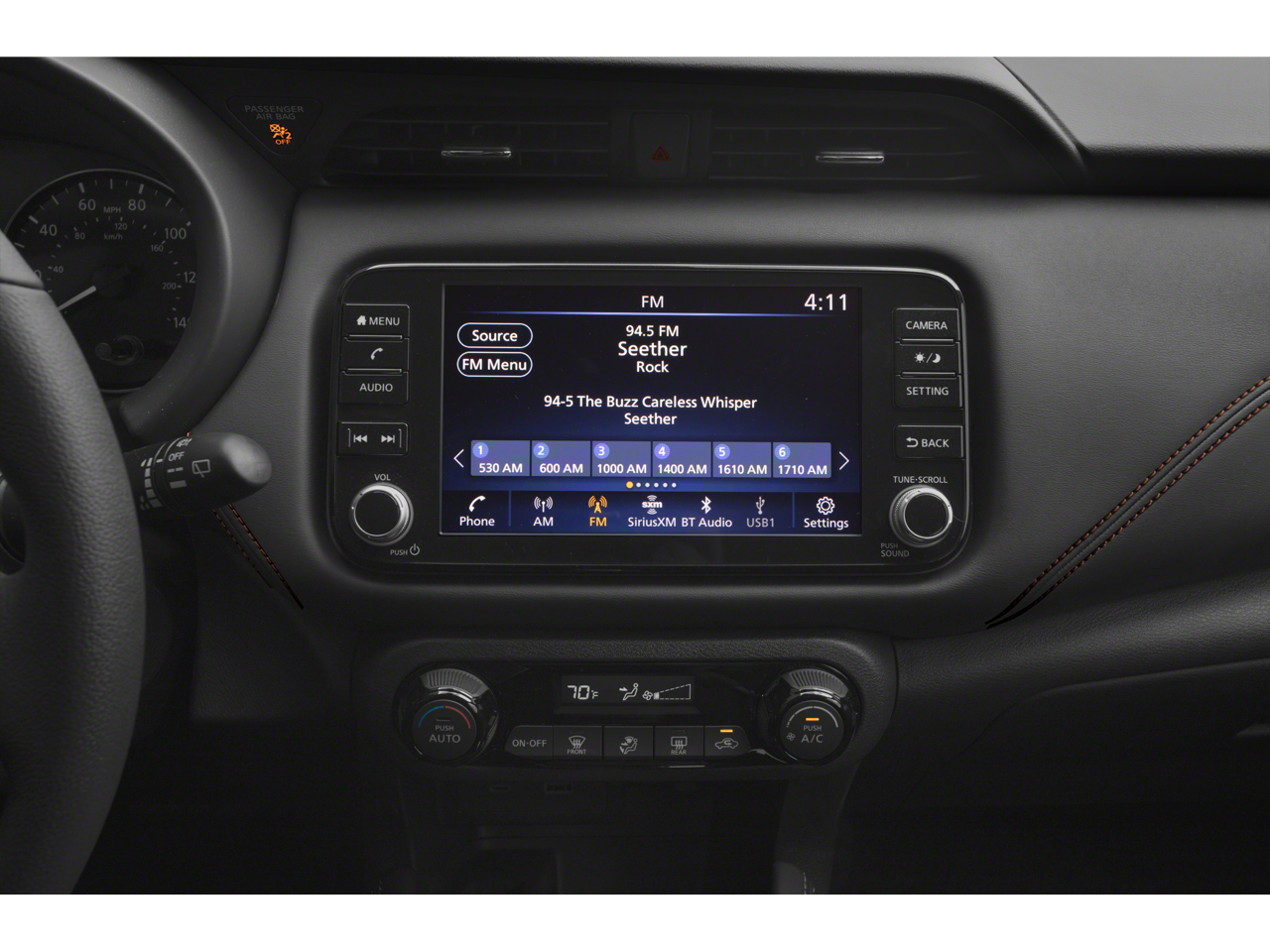 2022 Nissan Kicks SR