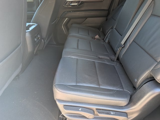 2025 Chevrolet Suburban LT