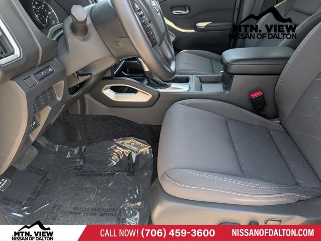 2025 Nissan Frontier SV