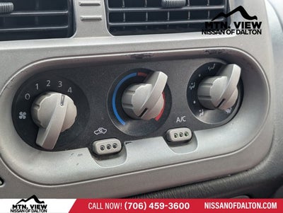 2001 Nissan Frontier 2WD SE