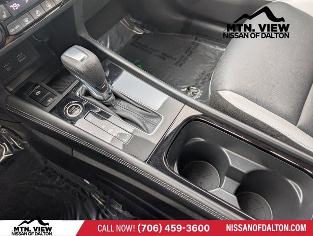 2022 Nissan Kicks SR