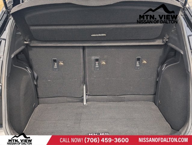 2022 Nissan Kicks SR