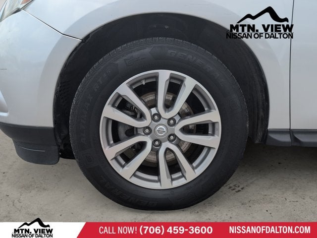 2016 Nissan Pathfinder SV