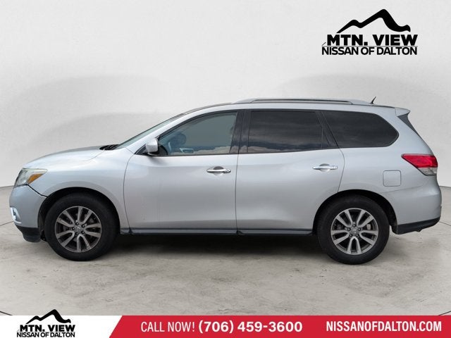 2016 Nissan Pathfinder SV
