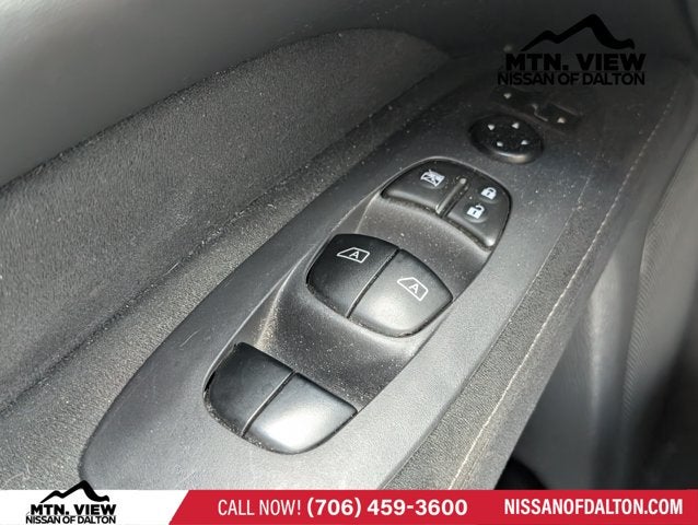 2016 Nissan Pathfinder SV