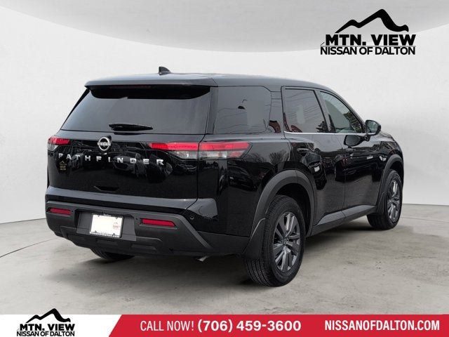 2025 Nissan Pathfinder S