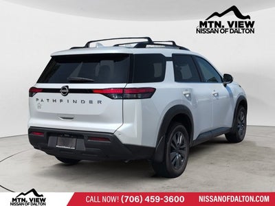 2025 Nissan Pathfinder SV