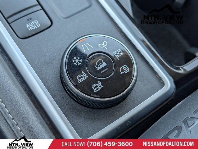 2022 Nissan Pathfinder SV