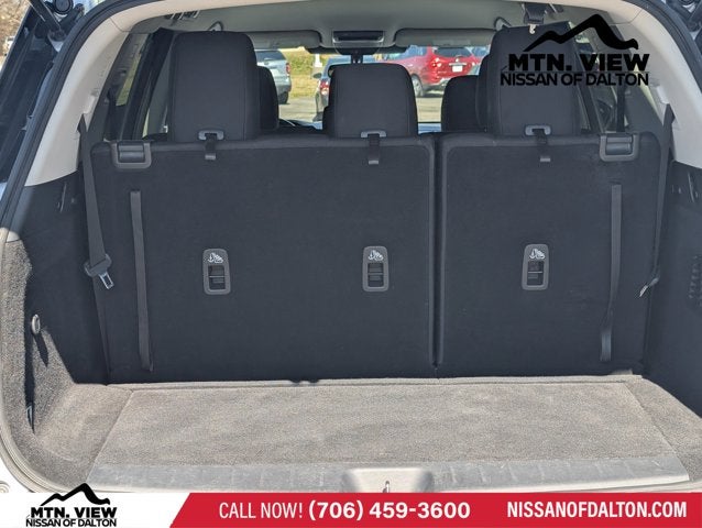 2022 Nissan Pathfinder SV