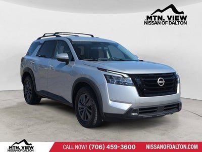 2022 Nissan Pathfinder SV