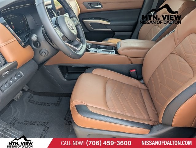 2025 Nissan Pathfinder Platinum