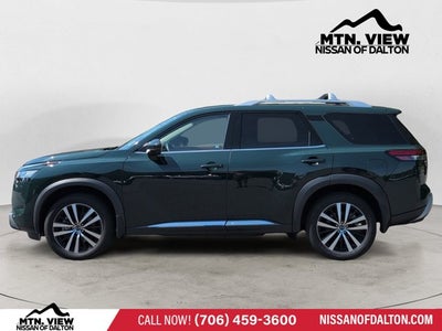 2023 Nissan Pathfinder Platinum