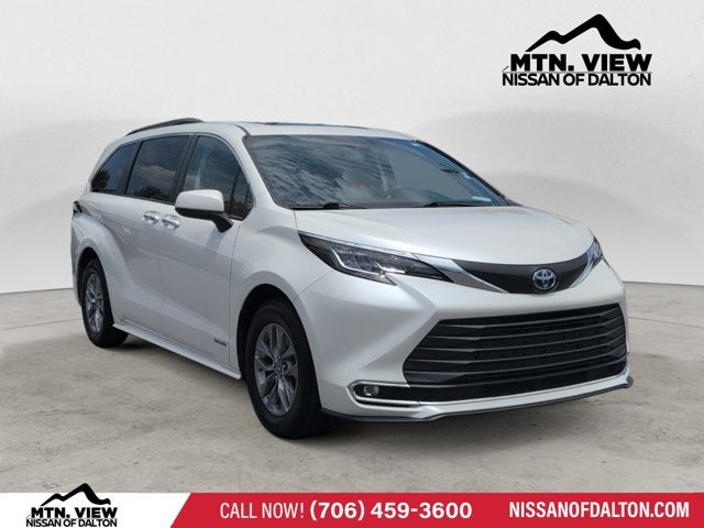 2021 Toyota Sienna XLE