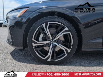 2024 Volvo S60 Core Dark Theme