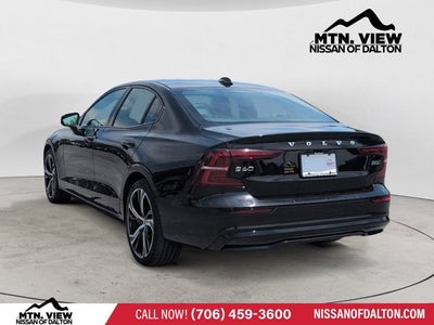 2024 Volvo S60 Core Dark Theme