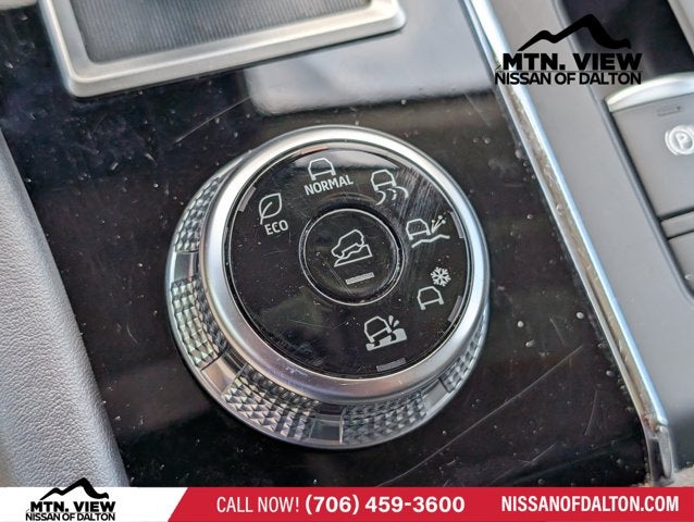 2024 Mitsubishi Outlander Base