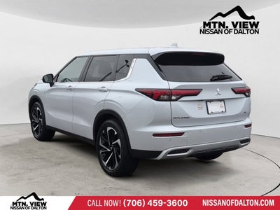 2024 Mitsubishi Outlander Base