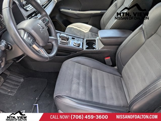 2024 Mitsubishi Outlander Base