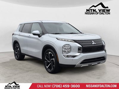 2024 Mitsubishi Outlander Base
