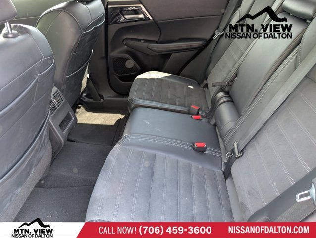 2024 Mitsubishi Outlander Base