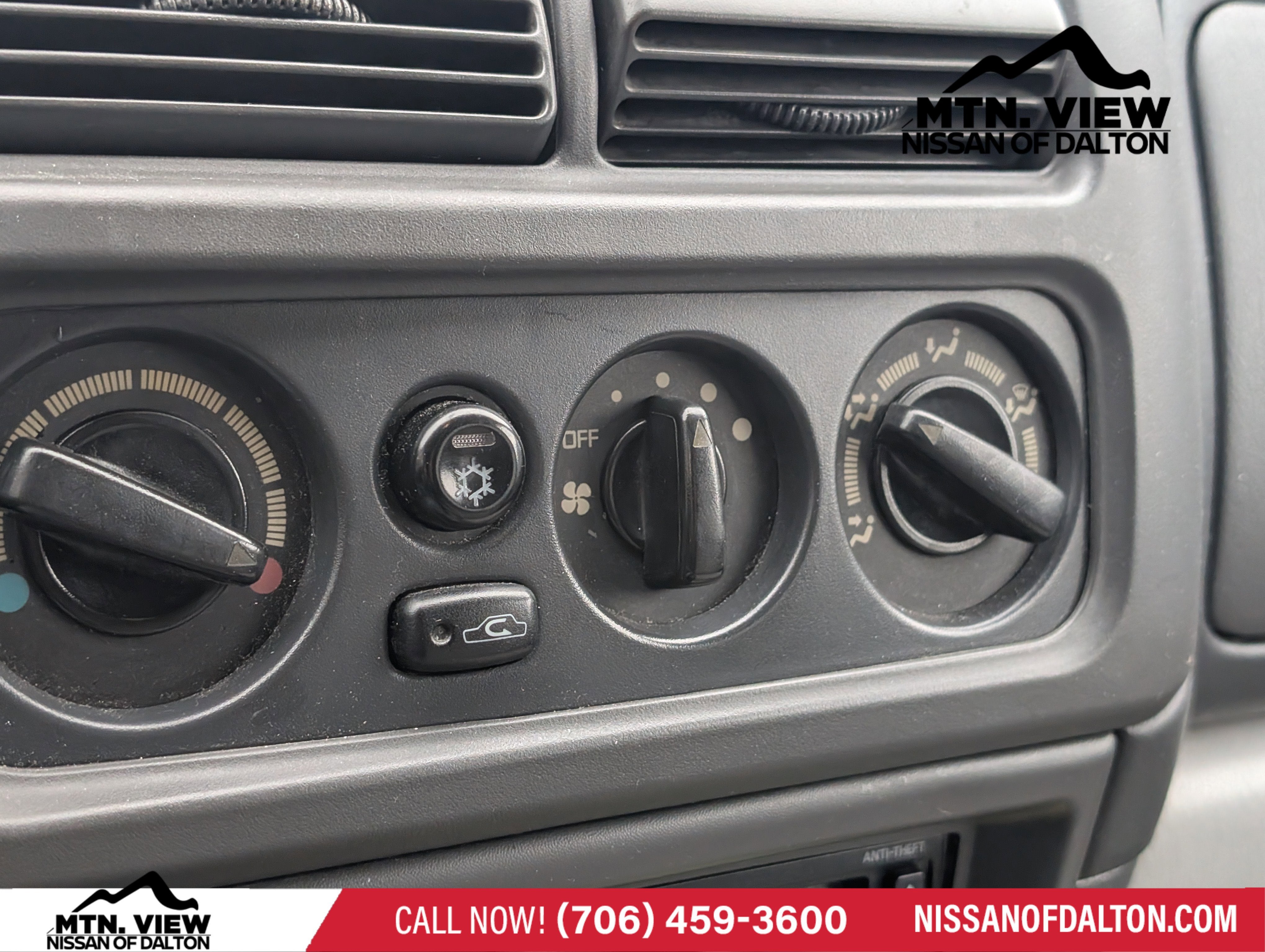 2001 Mitsubishi Montero Sport ES