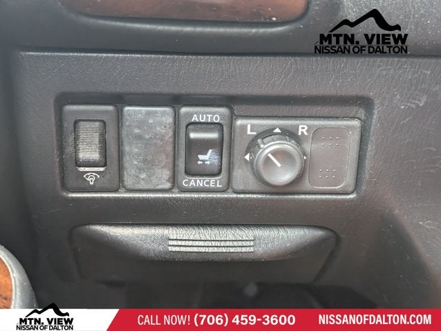 2001 Nissan Pathfinder LE
