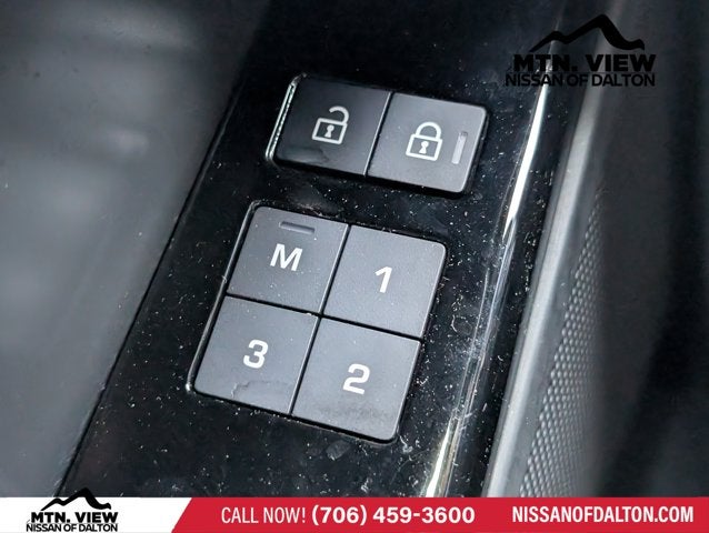 2025 Land Rover Range Rover Velar Dynamic SE