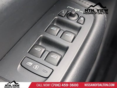 2024 Volvo XC60 Plus Dark Theme