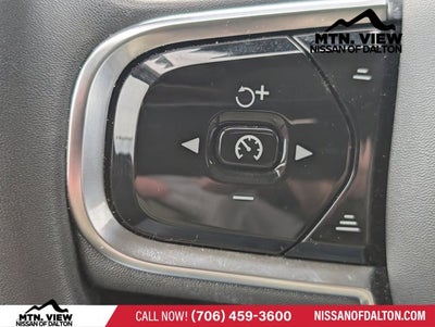 2024 Volvo XC60 Plus Dark Theme