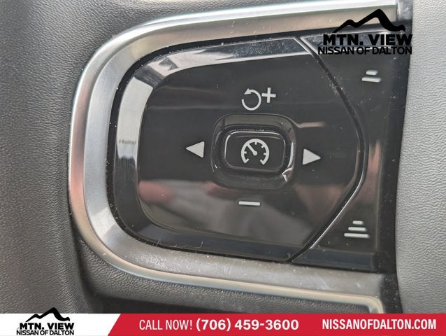 2024 Volvo XC60 Plus Dark Theme