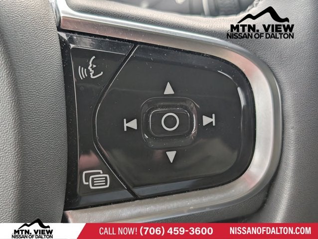 2024 Volvo XC60 Plus Dark Theme