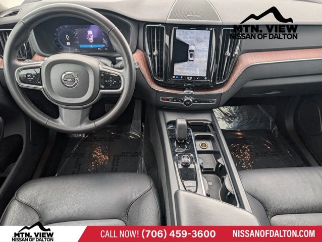 2024 Volvo XC60 Plus Dark Theme