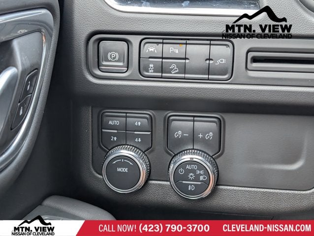 2022 GMC Yukon XL AT4