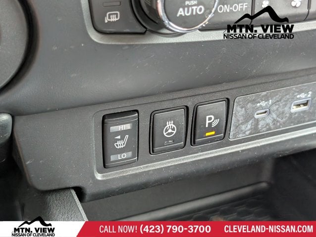 2023 Nissan Frontier SV