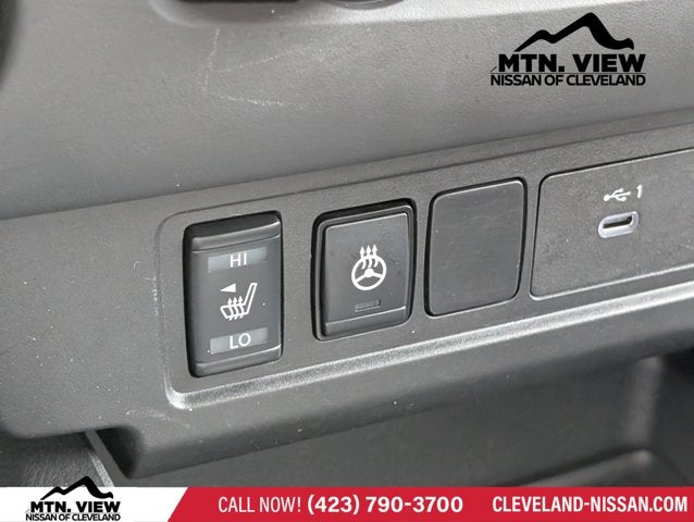 2024 Nissan Frontier SL