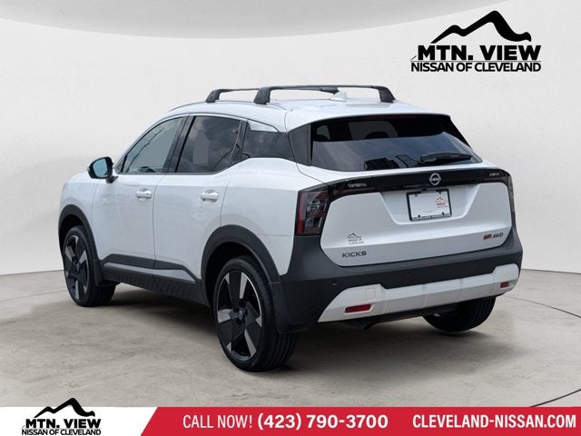 2025 Nissan Kicks SR