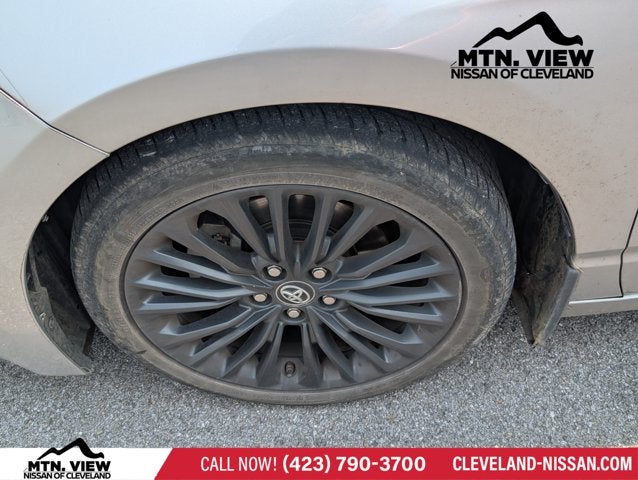 2019 Toyota Avalon Hybrid XSE