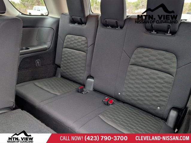 2024 Nissan Pathfinder SV