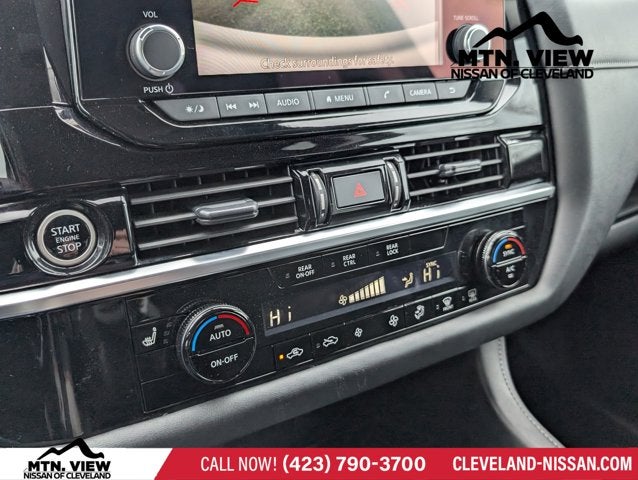 2024 Nissan Pathfinder SV