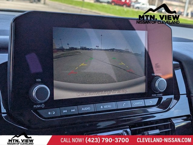 2025 Nissan Pathfinder SV