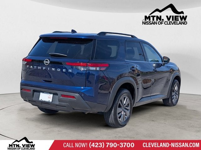 2025 Nissan Pathfinder SV