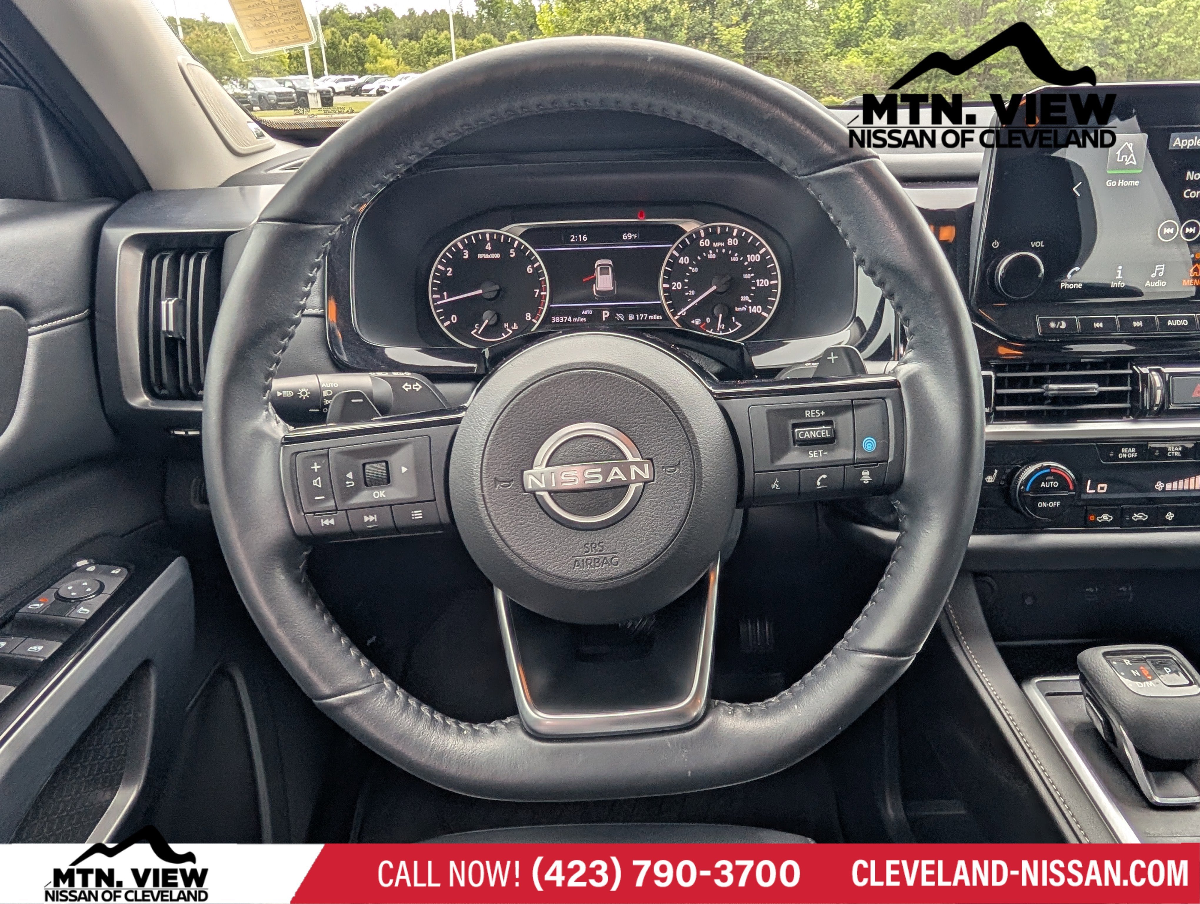 2024 Nissan Pathfinder SL