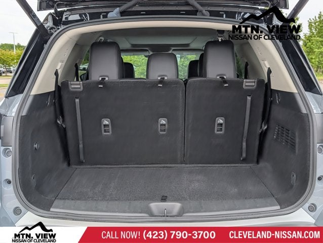 2024 Nissan Pathfinder SL