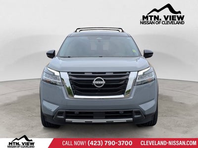 2024 Nissan Pathfinder SL