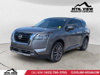 2022 Nissan Pathfinder SL