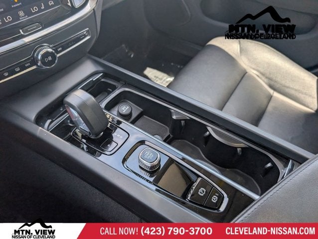 2024 Volvo S60 Core Dark Theme