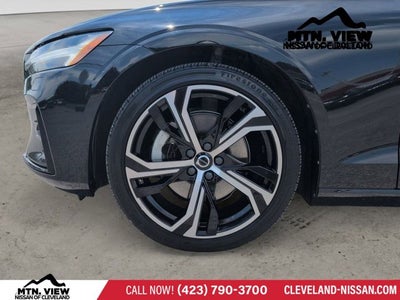 2024 Volvo S60 Core Dark Theme