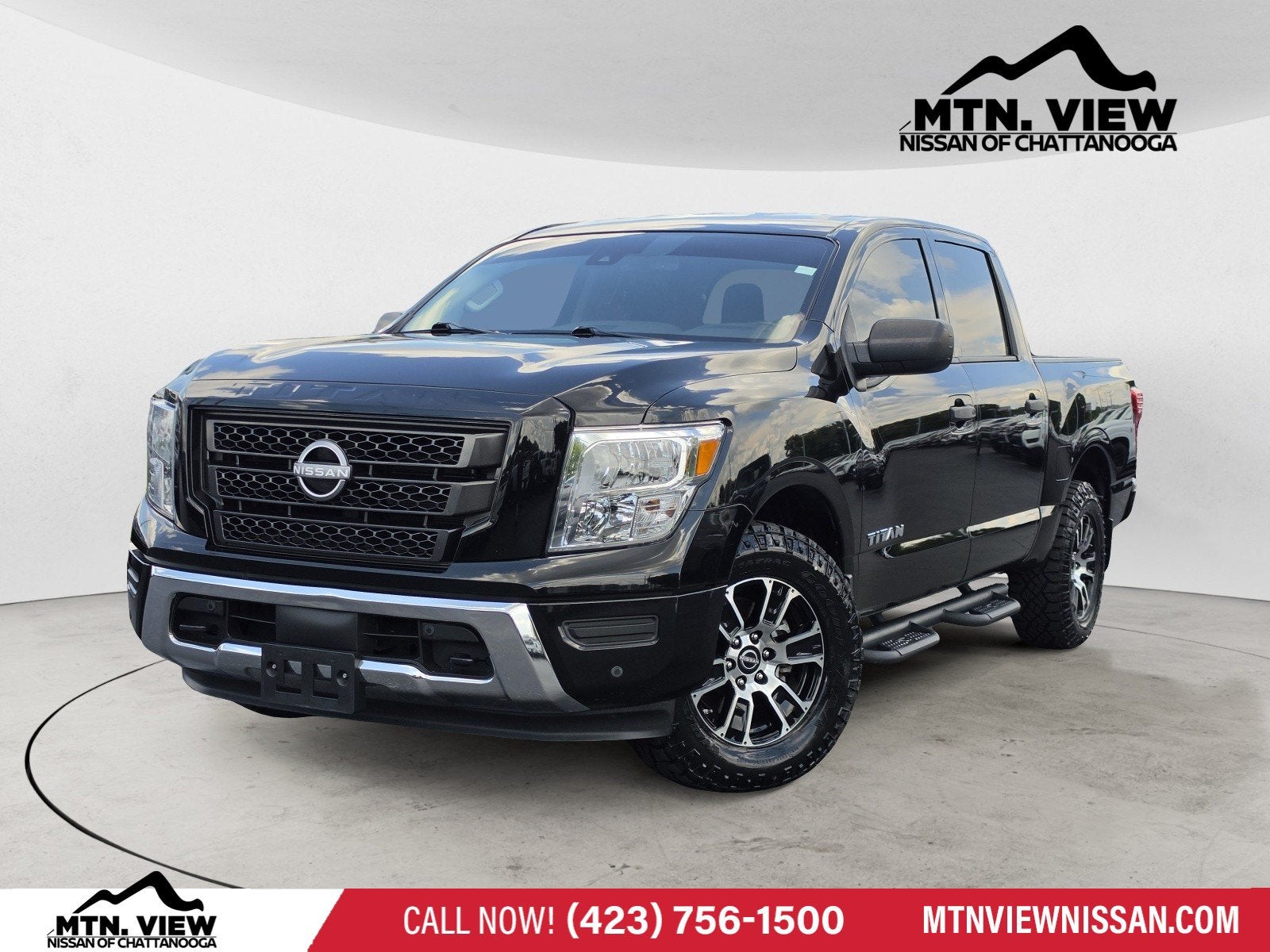 2023 Nissan Titan SV