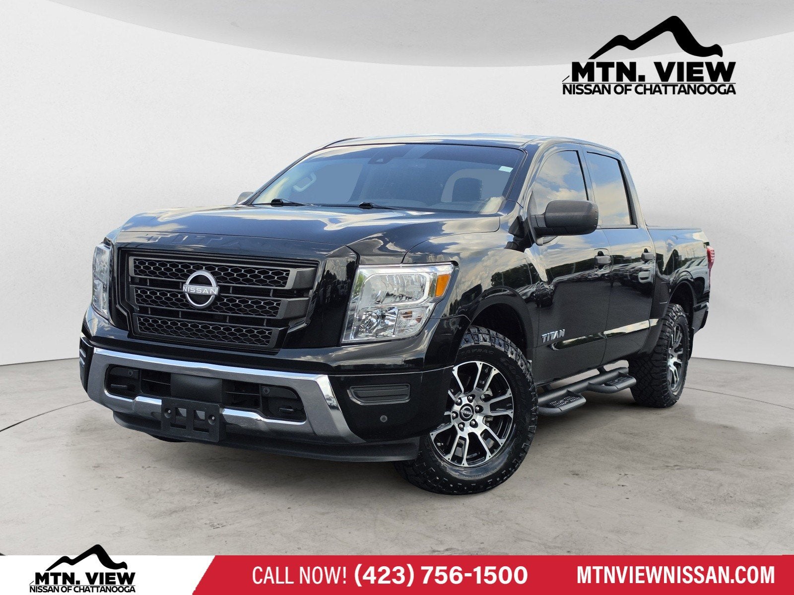 2023 Nissan Titan SV