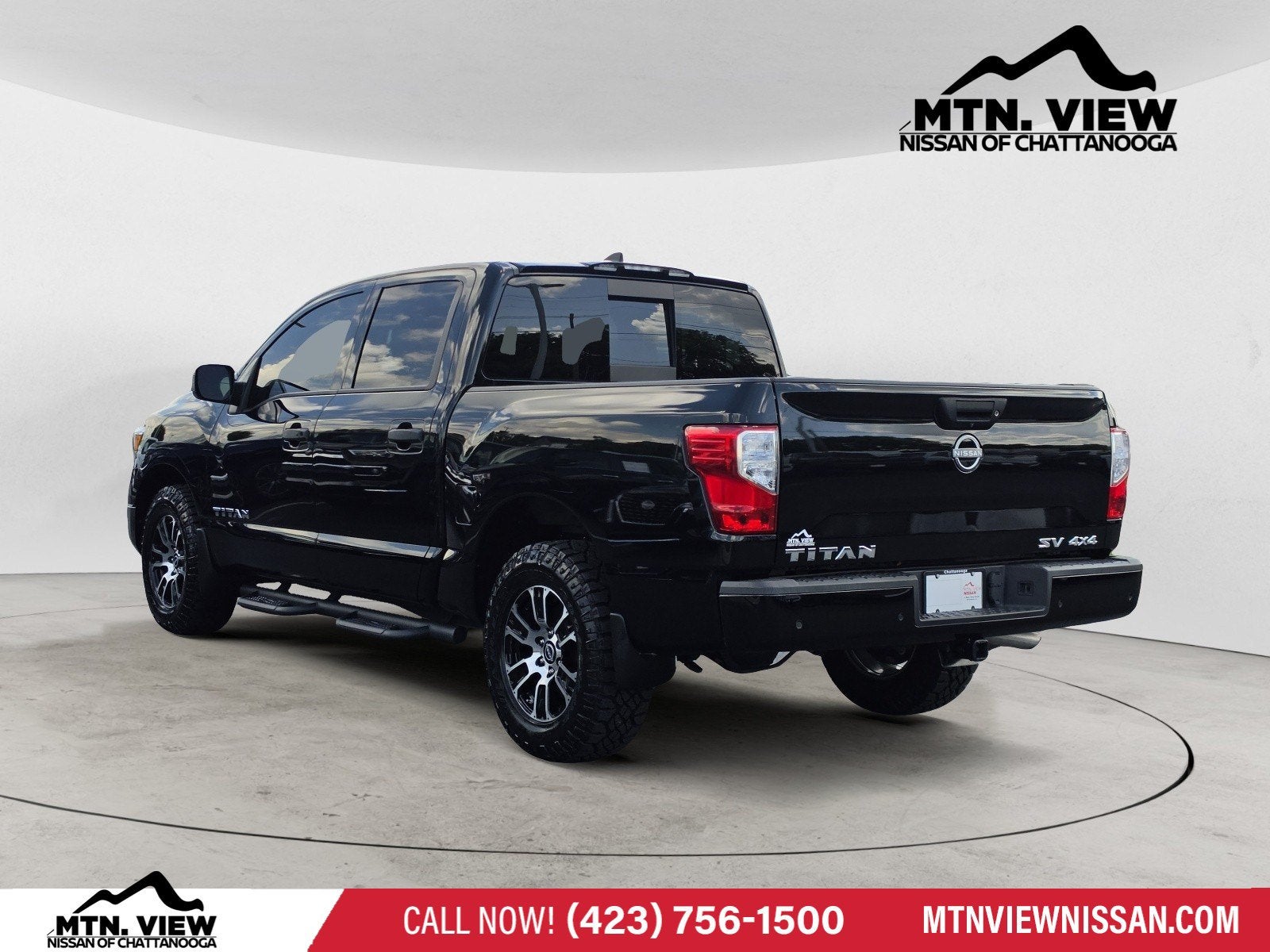 2023 Nissan Titan SV
